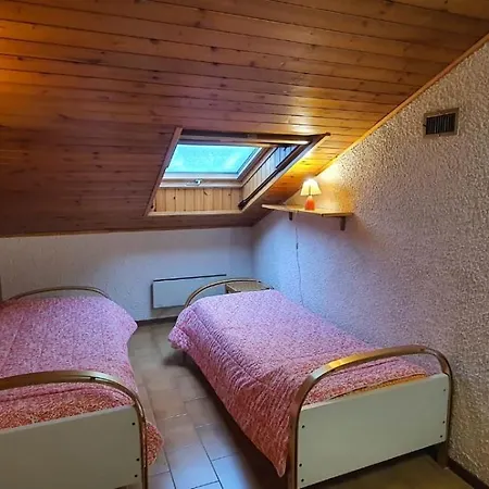 Apartment Mansarda Elena *